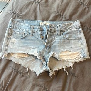 A&F mid rise denim short